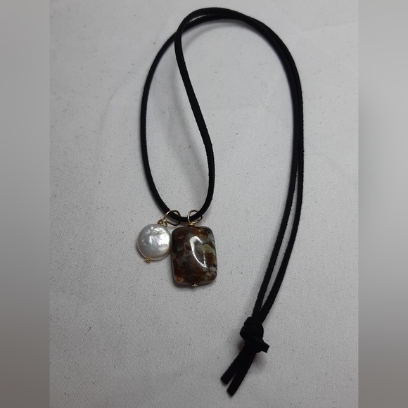 Dendrite and Coin Pearl Wire Wrap Necklace - Picture 4 of 4